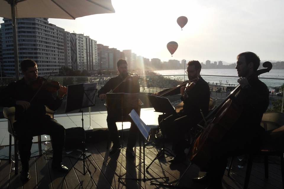 Cóctel al aire libre, Gijón