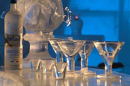 Coctelería con hielo