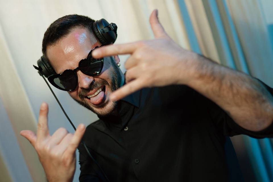 Dj