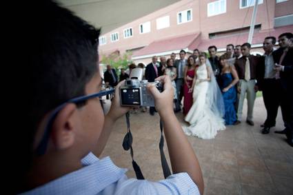 Los novios y la hermana