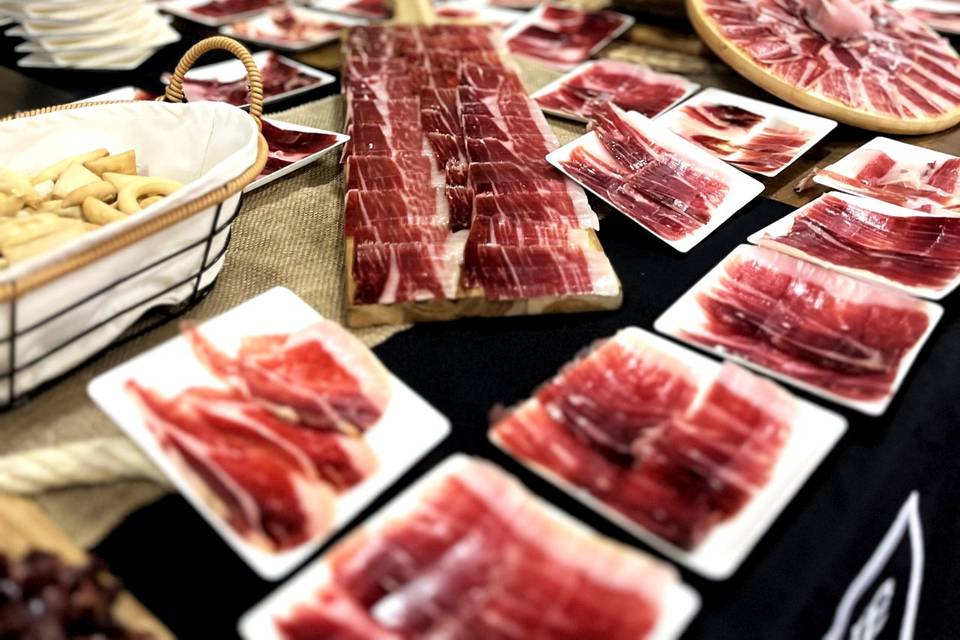 Mesa de jamón en evento