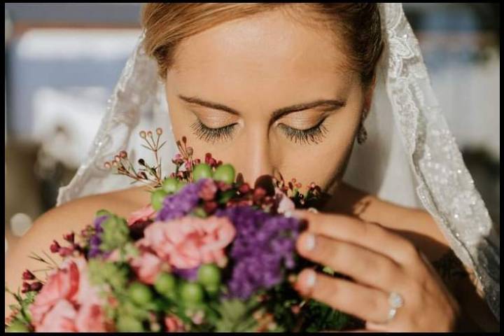 Novias maquillaje y peinado