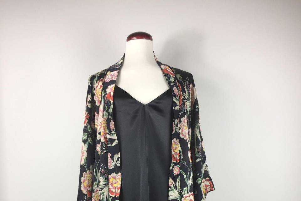 Kimono largo y camisón negro