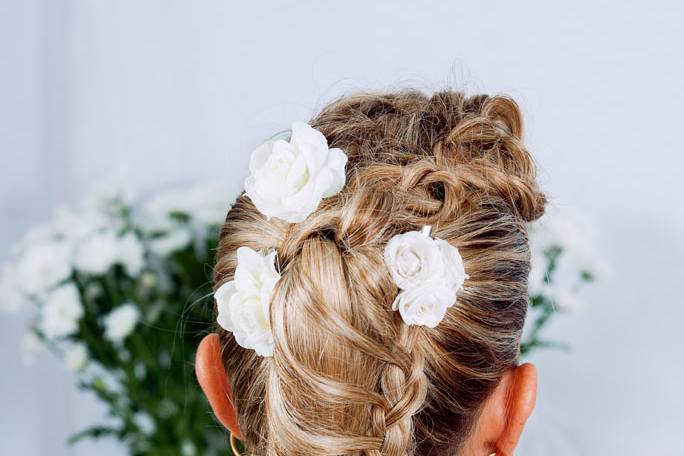 Trenzado con flores blancas