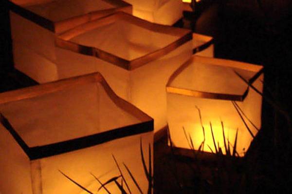 Luminaria flotante con vela 92