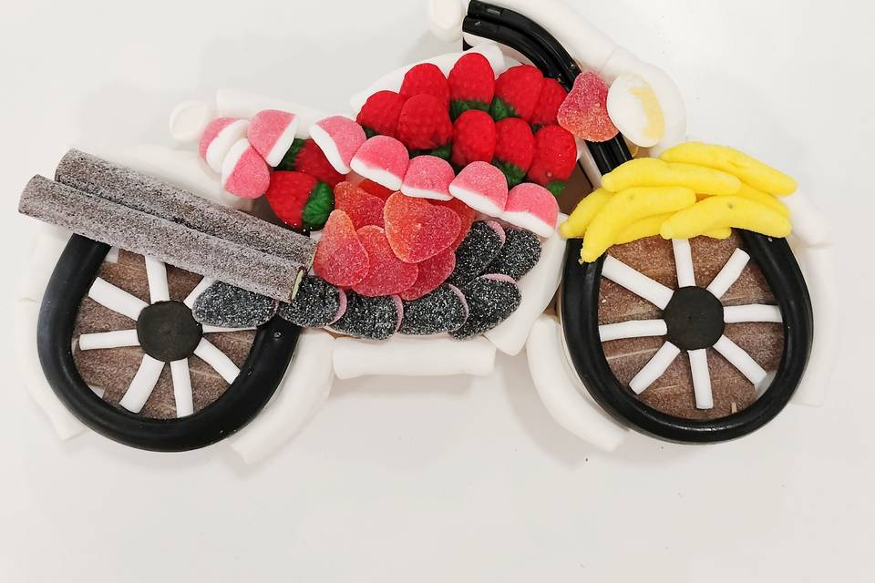 Tarta chuches moto