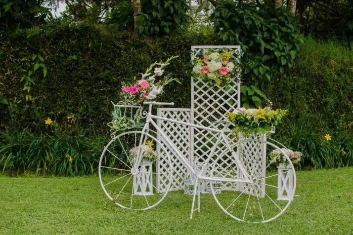 Decoración para la entrada de la ceremonia