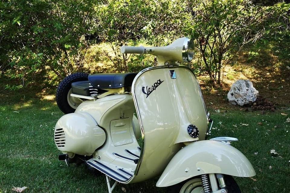 Vespa blanca