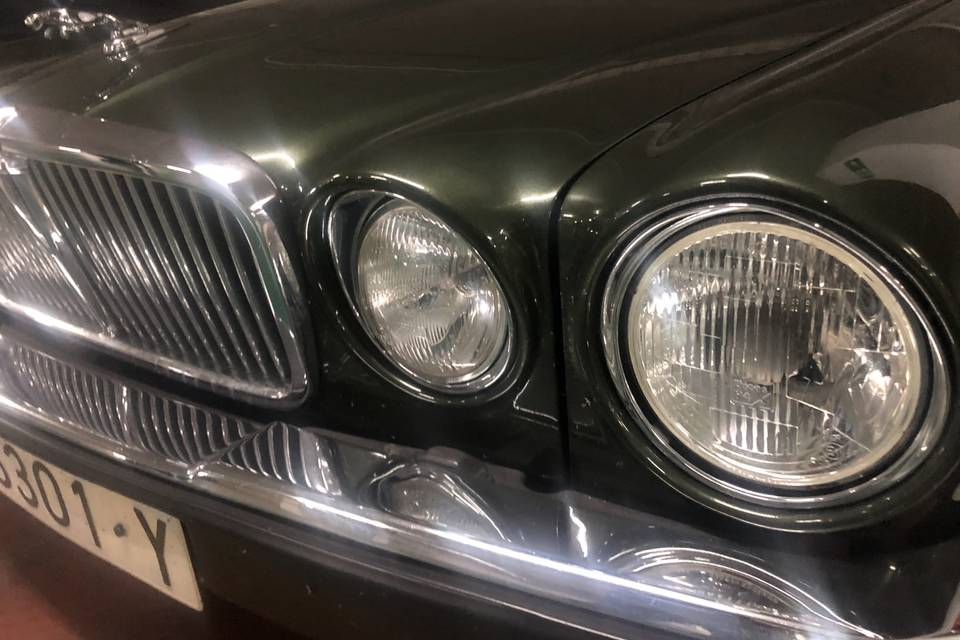 Jaguar XJ