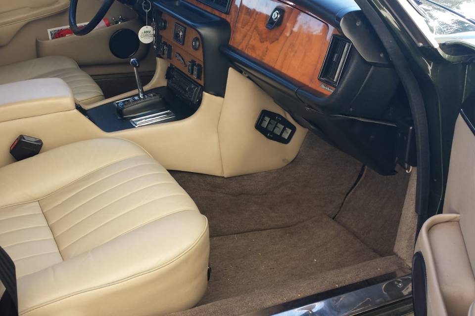 Jaguar XJ