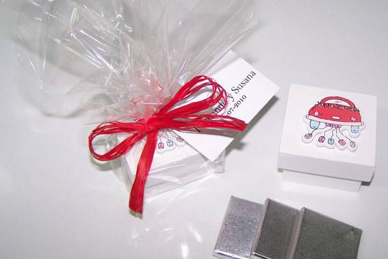 Cajas para chuches personalizada con la temática de Encanto 🦋 ideal para  regalar en los cumpleaños como regalos de salida.