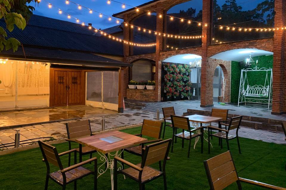 Zona exterior - patio orquídeas