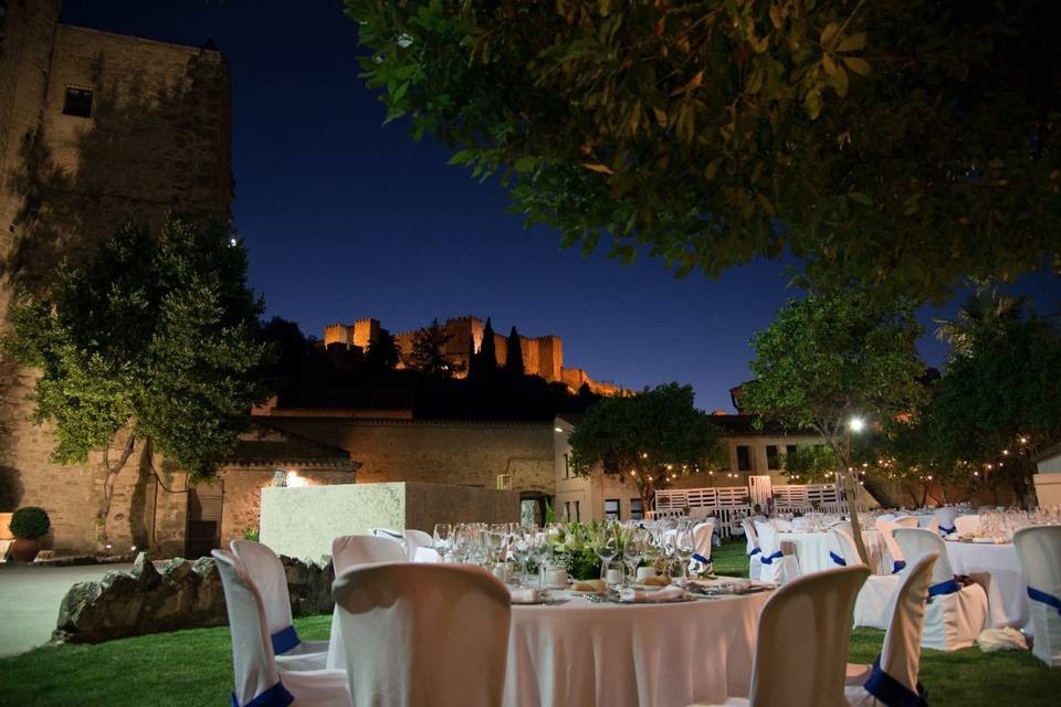 Jardín de noche