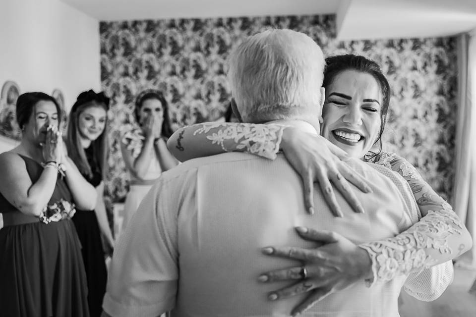 ABRAZO