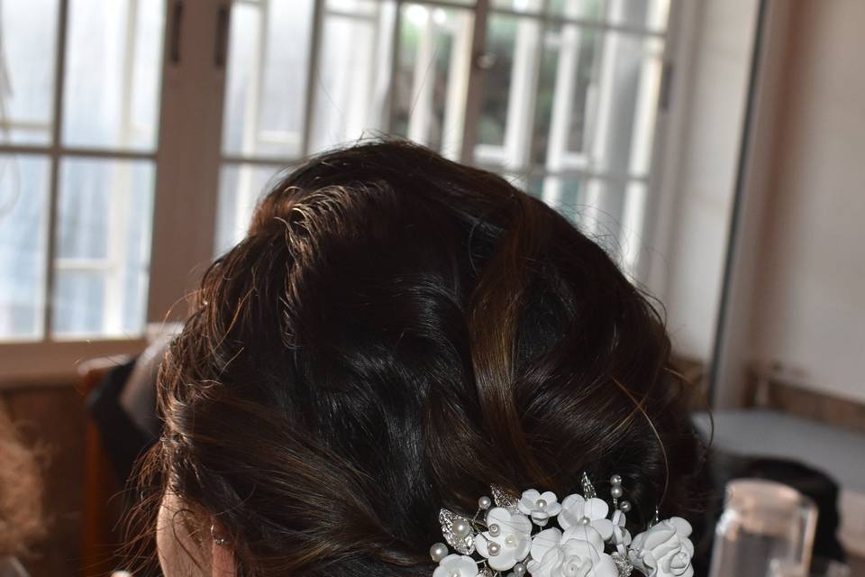 Maquillaje y peinado de novia