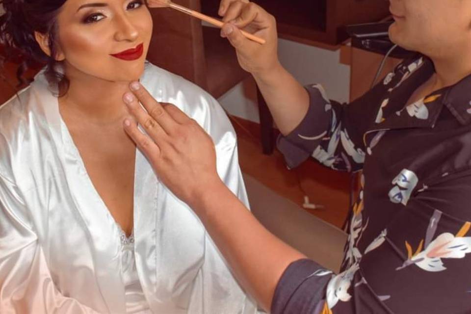 Maquillaje y peinado de novia