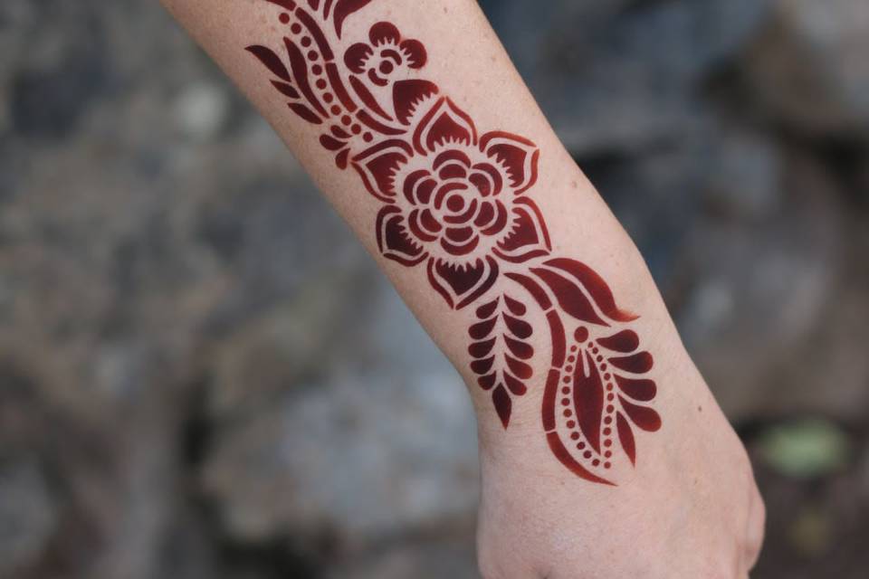 Tatuaje imitación de henna