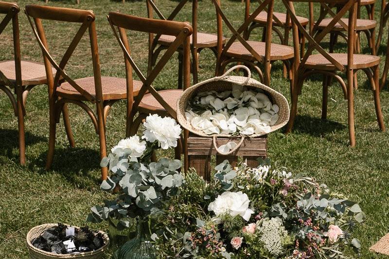 Decoración floral para la ceremonia