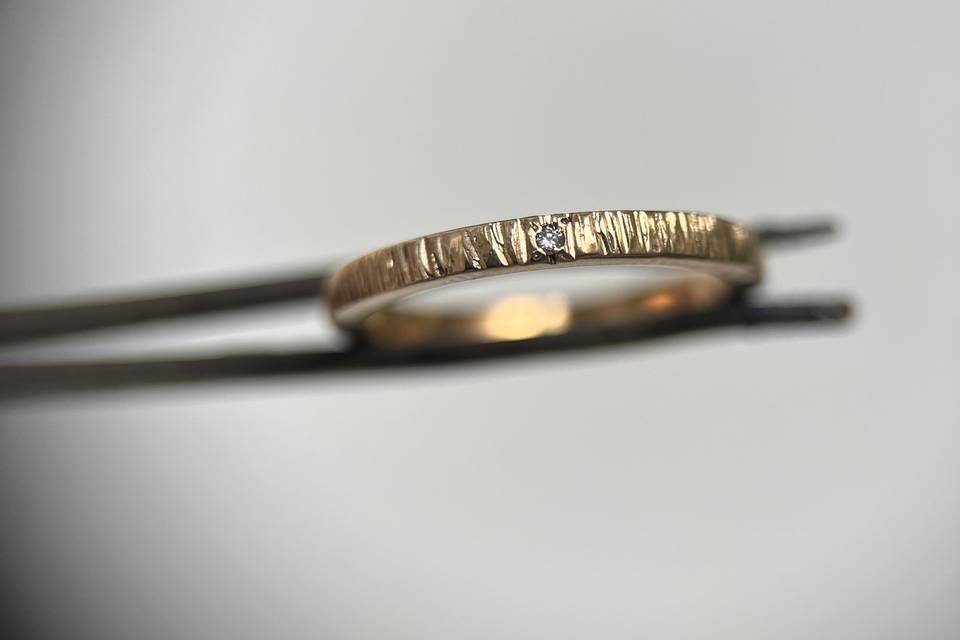Alianza oro, martillada
