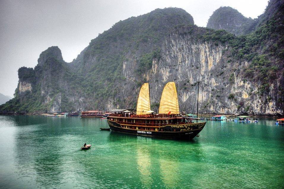 Vietnam, Bahia Halong