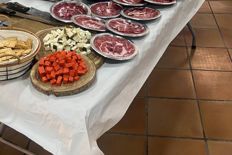 Buffet quesos y jamón