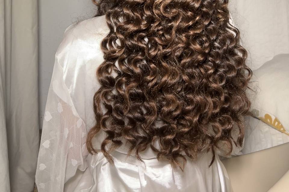 Semi recogido pelo rizado