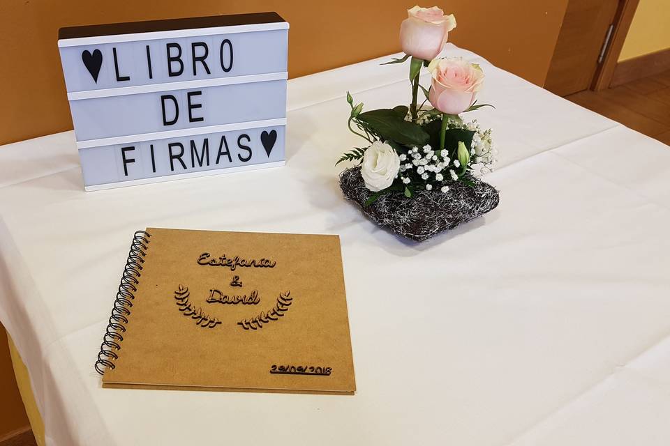 Mesa de libro de firmas