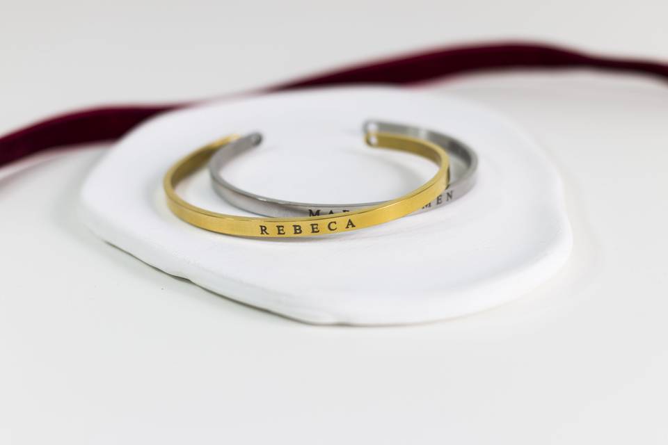 Pulseras grabadas