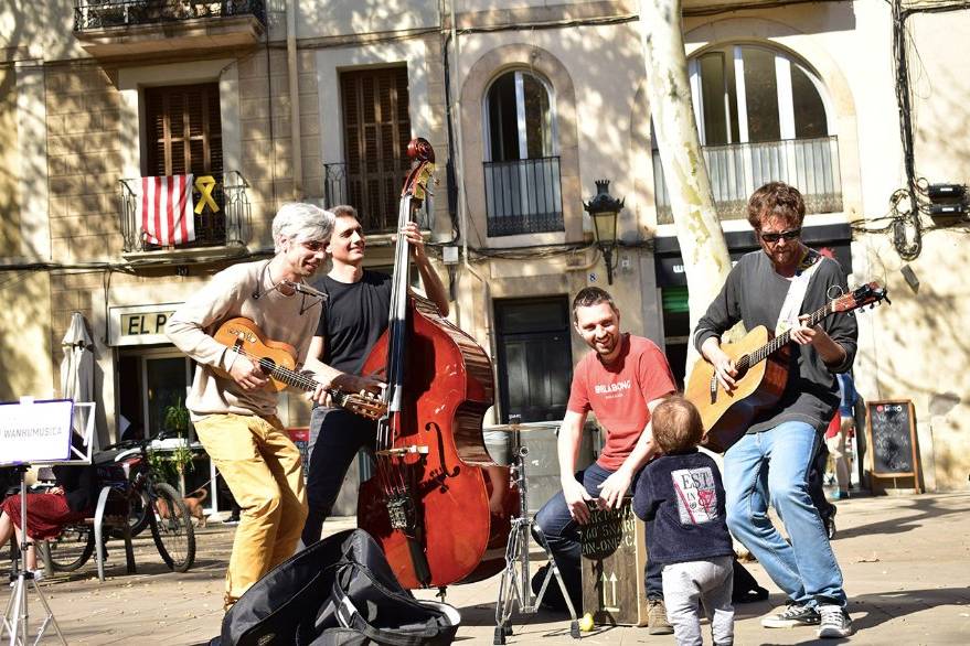 Tocando al aire libre