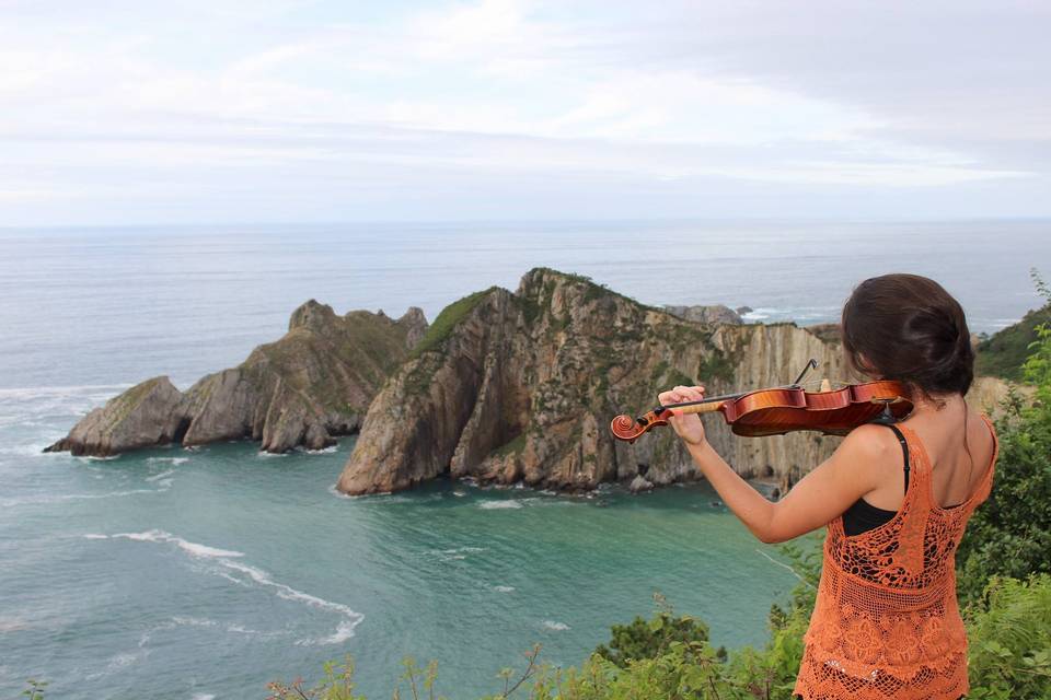 Laura Castillo - Violinista