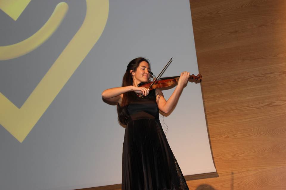 Laura Castillo - Violinista