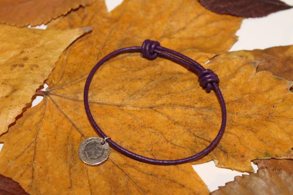 Cuero morado moneda