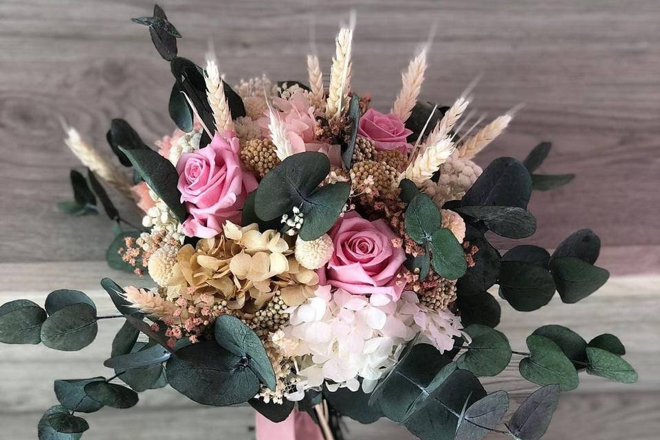 Ramo de Novia Rosas Blancas Naturales ✔️ Floristería Bodas Madrid