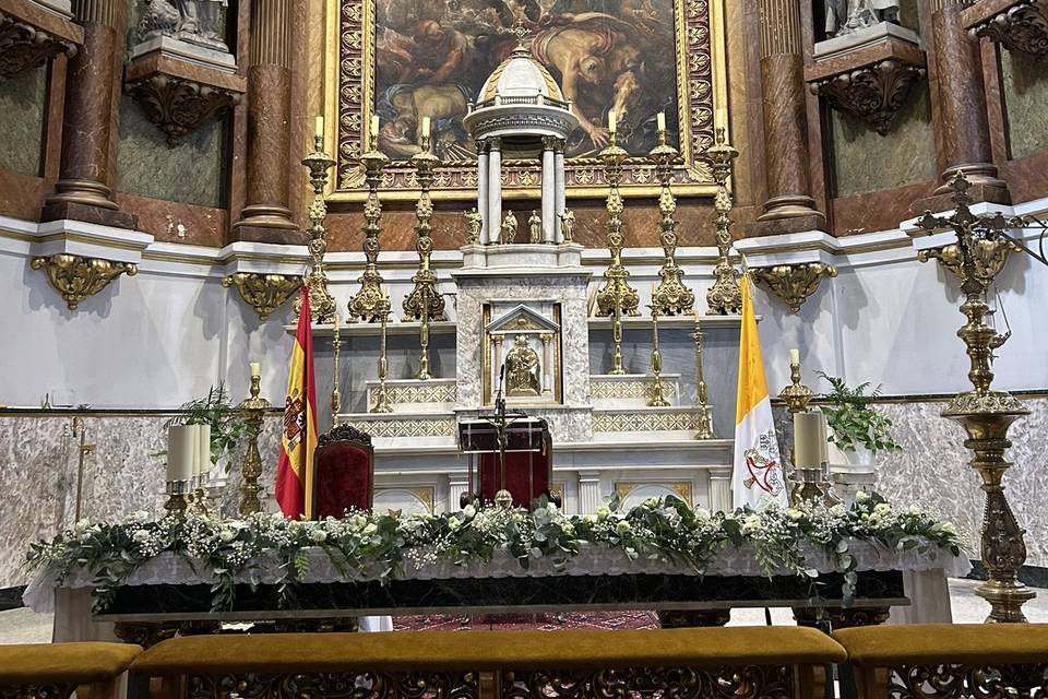 Centro bajo para altar