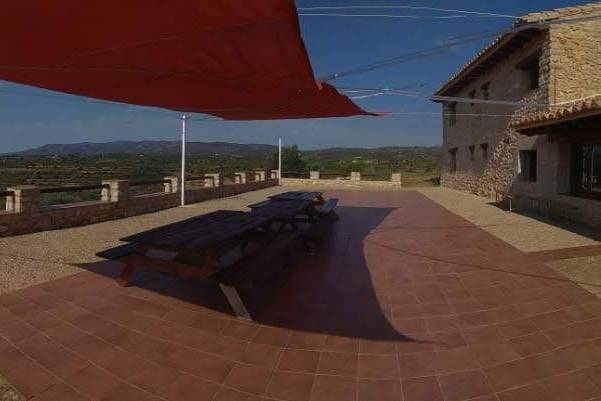 Terraza y piscina