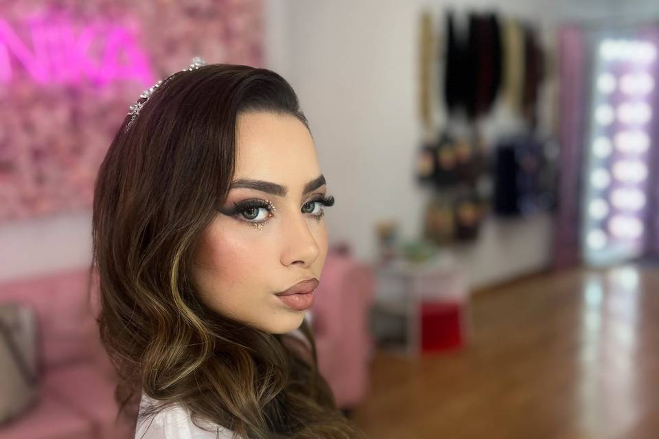 Maquillaje peinado