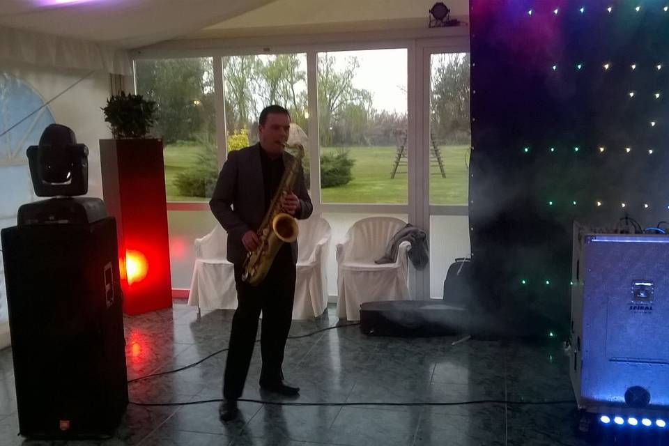 Tocando en boda