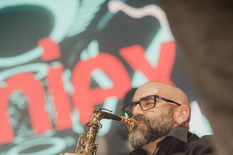 Pepe Burgos live sax