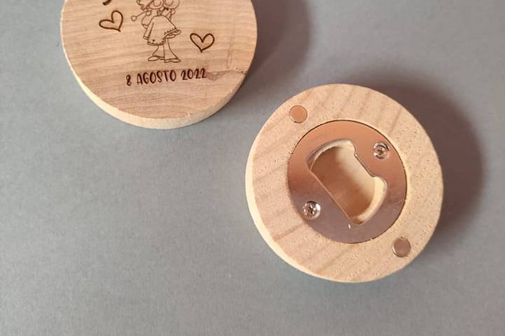 Abre chapas madera con imán