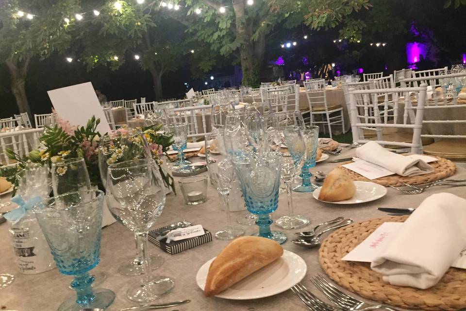 Banquete en el jardín