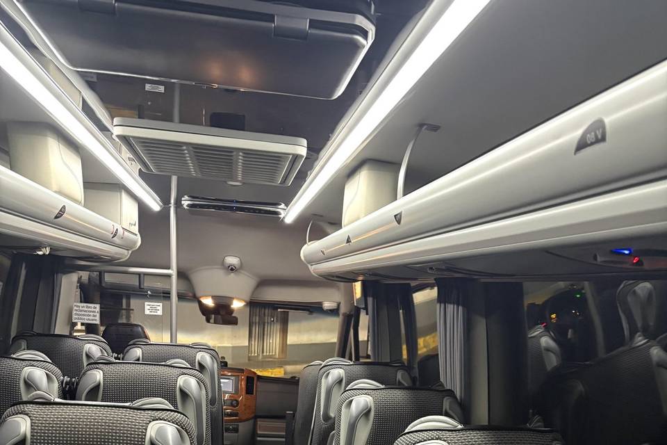Interior bus de 19 plazas VIP