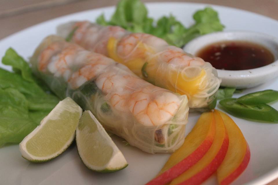 Summer rolls de gambas y mango