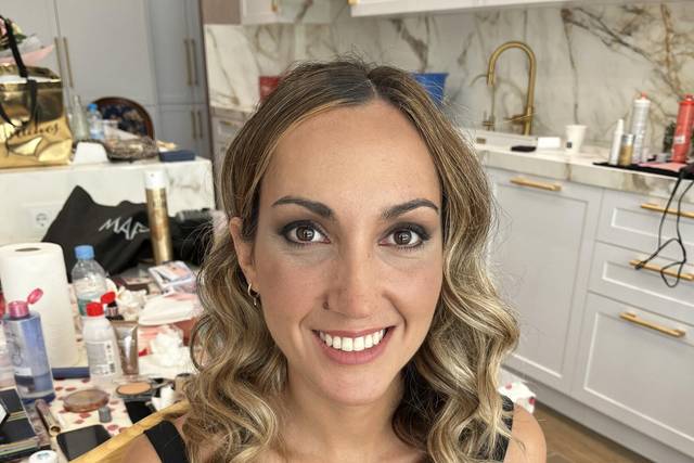 Ondas y maquillaje
