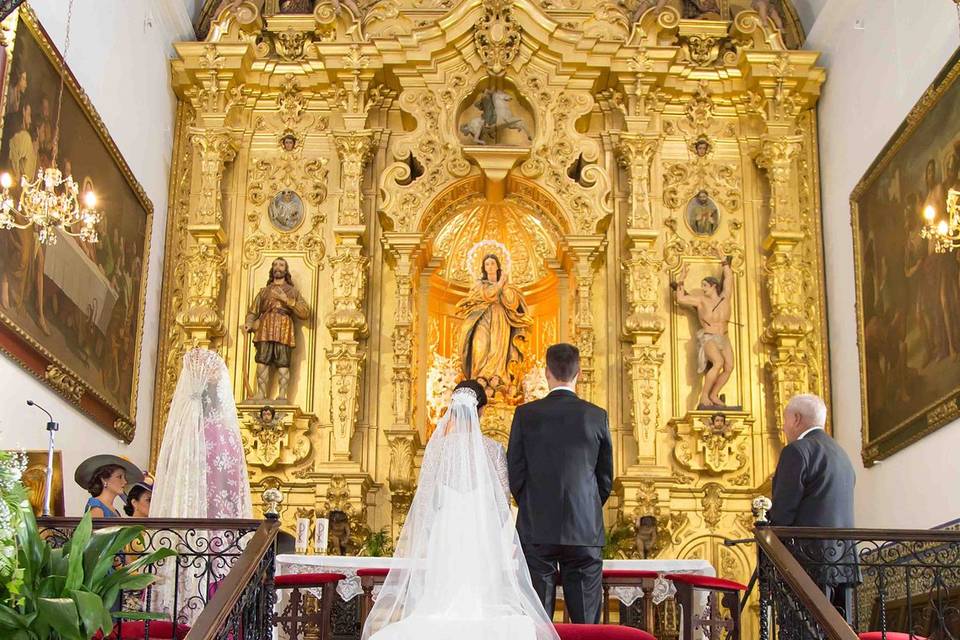 En el altar