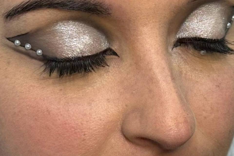 Maquillaje de invitada de noche