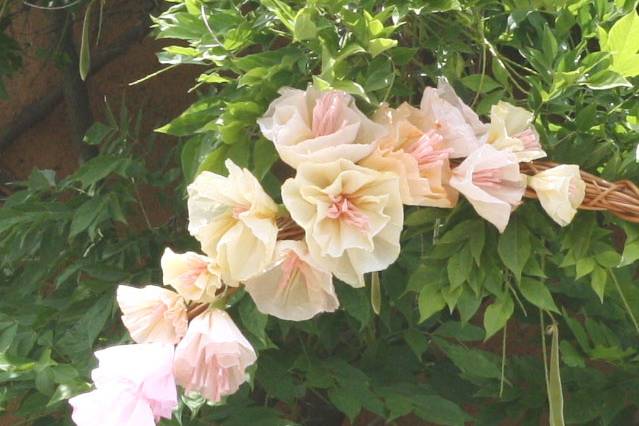 Detalle photocall con flores