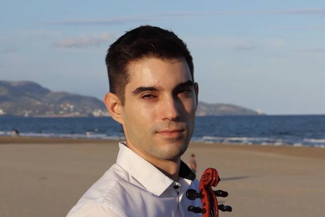 Alejandro (Violín)