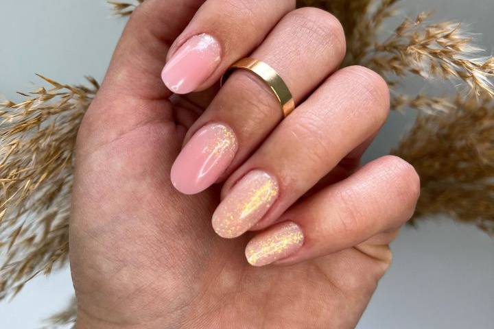 Manicura sencilla y elegante