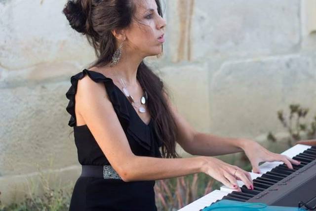 Marina al piano