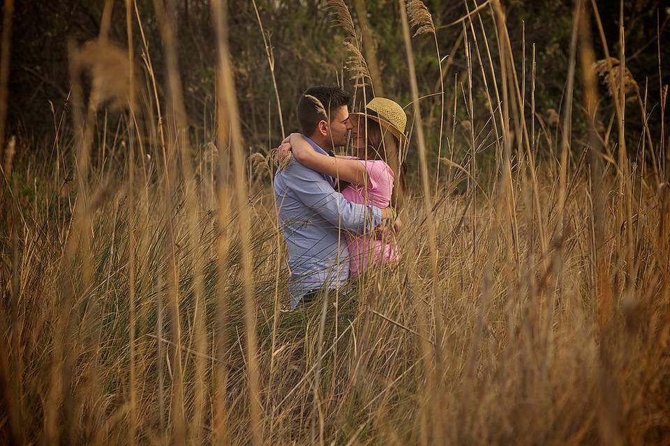 Retrato de pareja en el campo